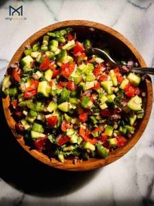 سالاد خرد شده خاورمیانه‌ای