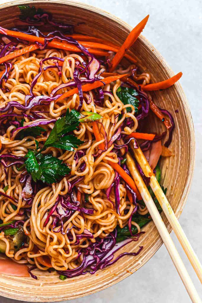 طرز تهیه سالاد رشته فرنگی رامن