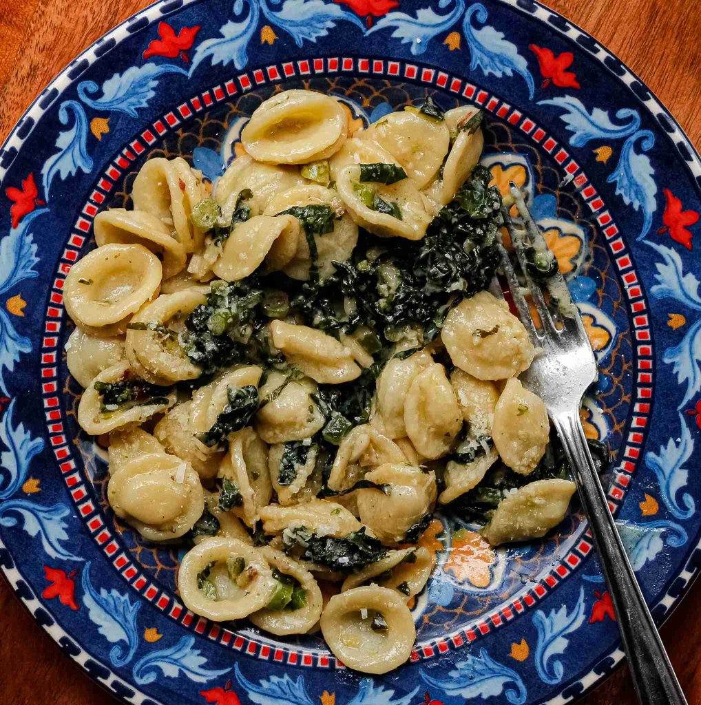 پاستا اورچیت سبزهای زمستانی